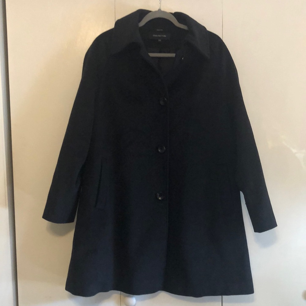 Jones New York. Wool coat. Size 16W.